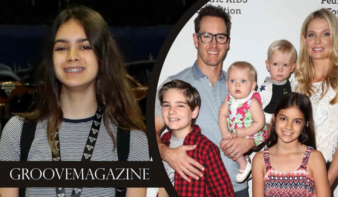 Ava Lorenn Gosselaar